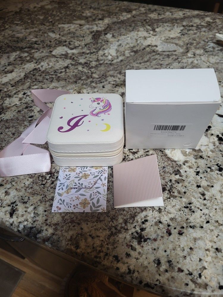 NEW LITTLE GIRL'S THE LETTER "I" MINI JEWELRY BOX