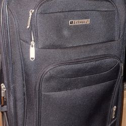 LEISURE 21 INCH SUITCASE