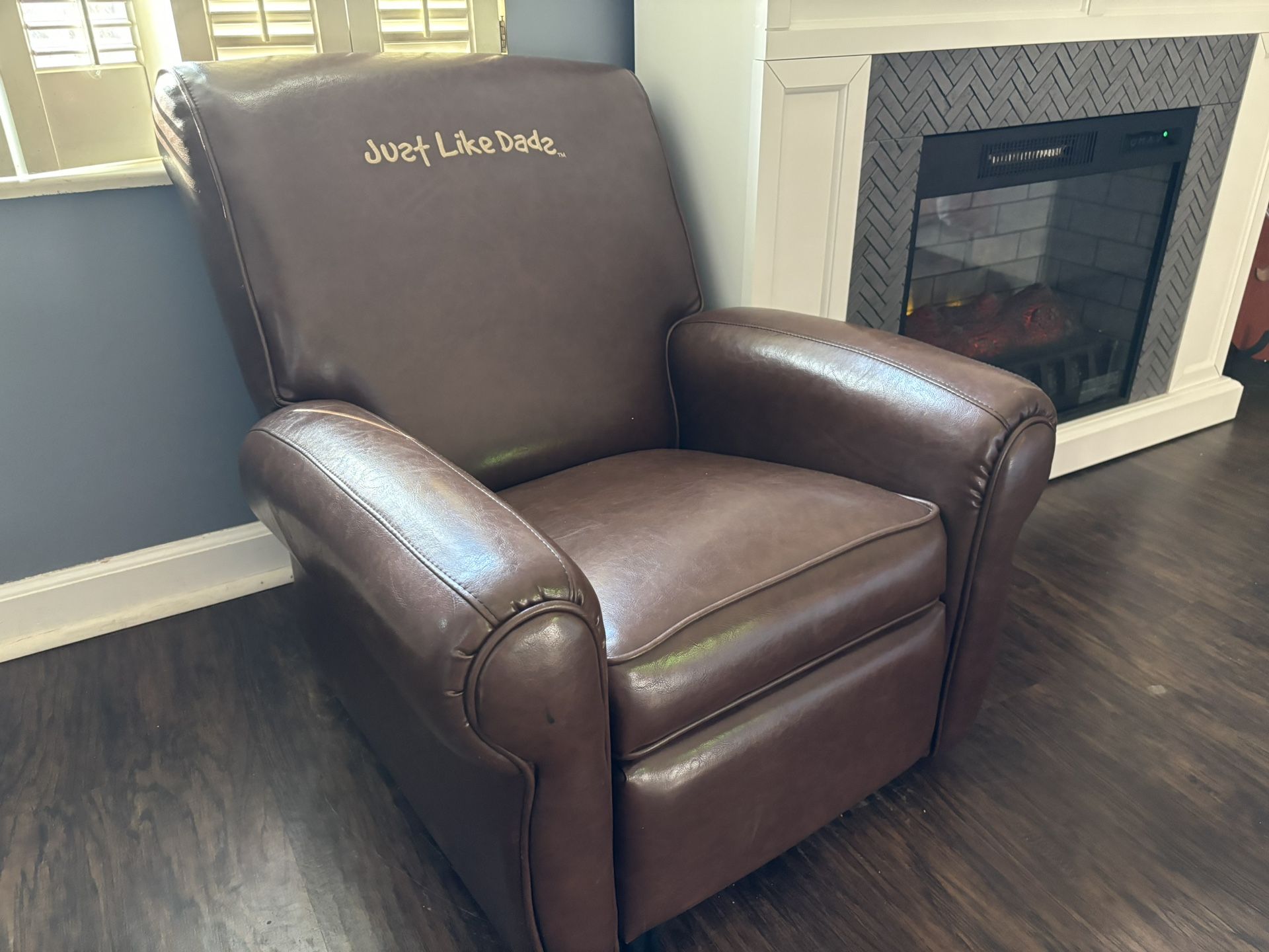 Kids Leather Chair/recliner