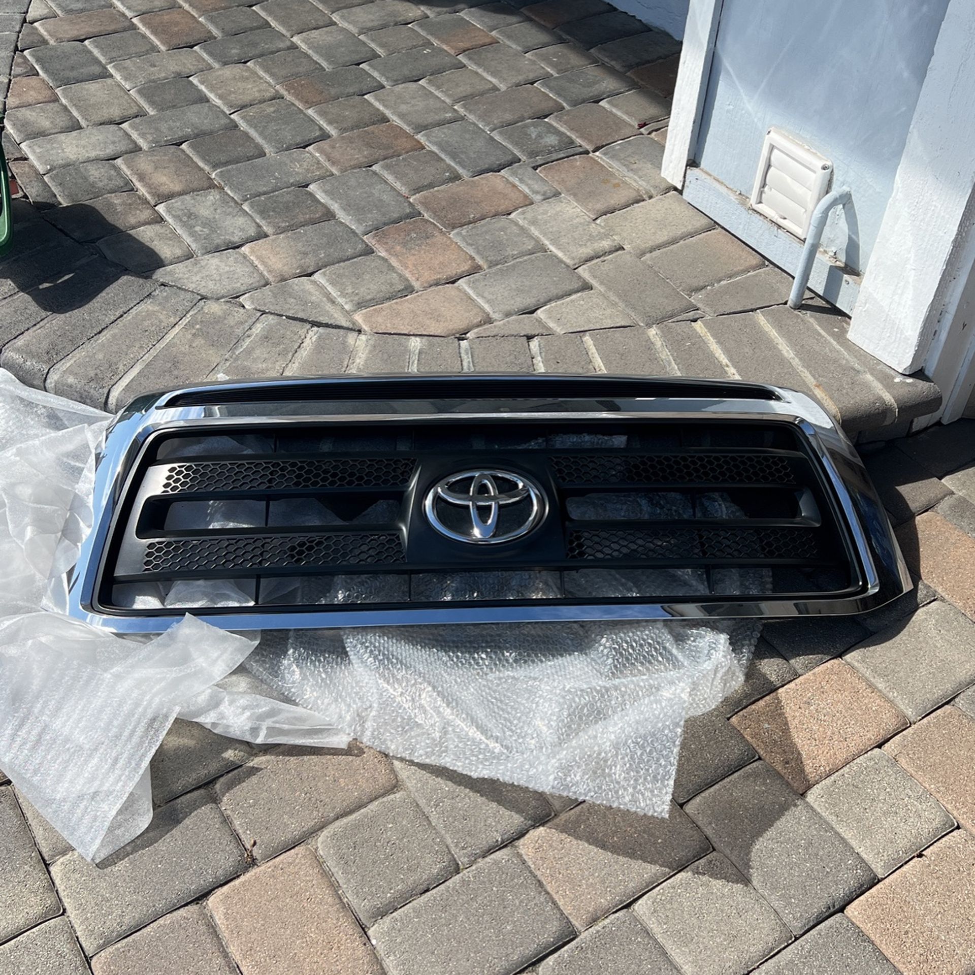 2011 Toyota Tundra Grill New