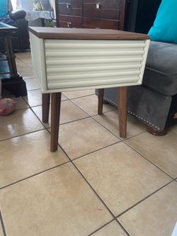 Nightstand/side table