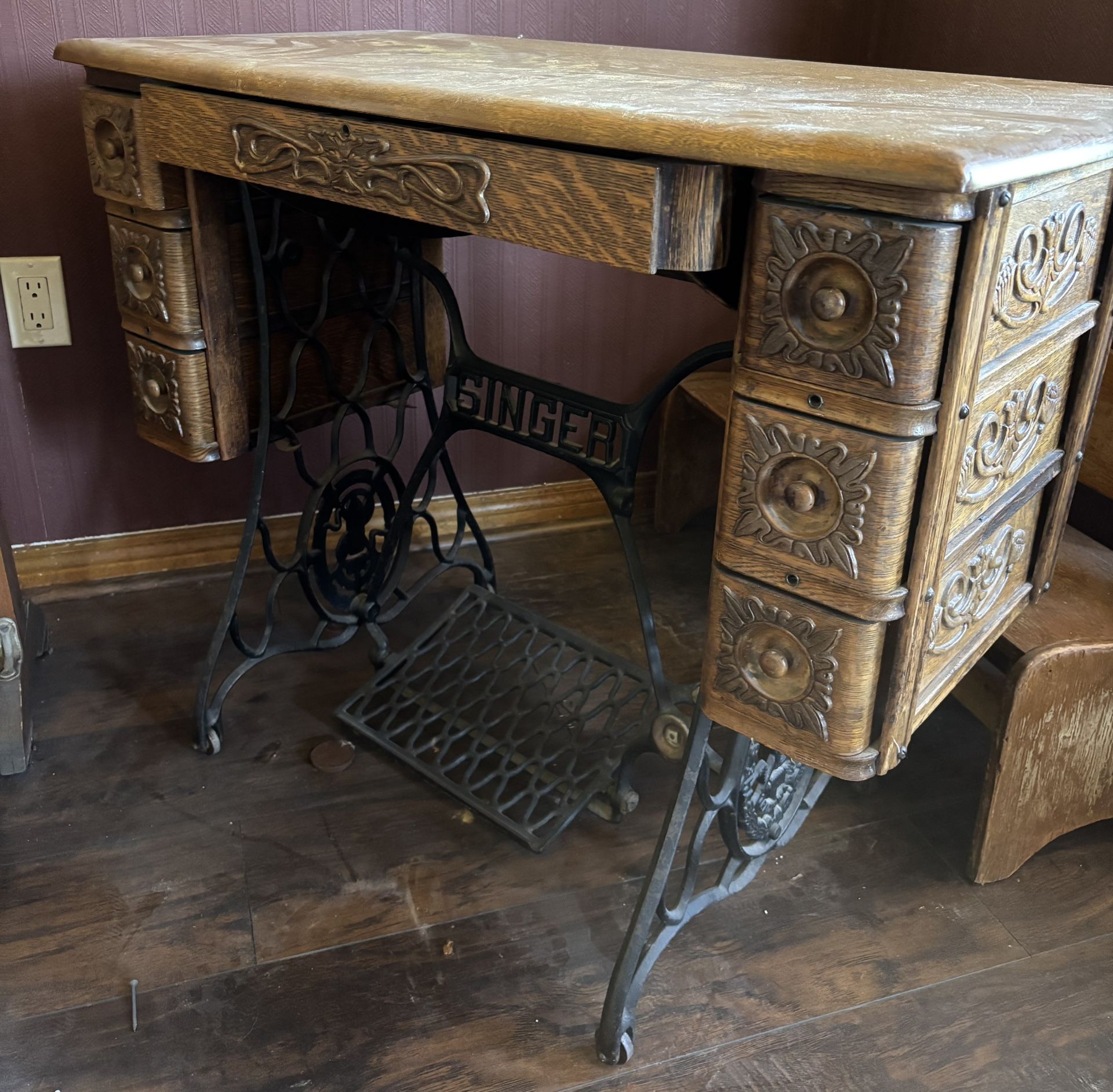 Ornate Vintage Singer Sewing Machine Table