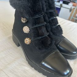ELEGANT FUR LINED TRIM BOOTY BOOTS SZ. 7