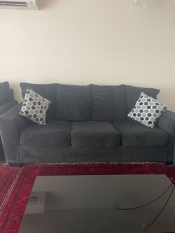 Beautiful Black Sofa set with coffee table