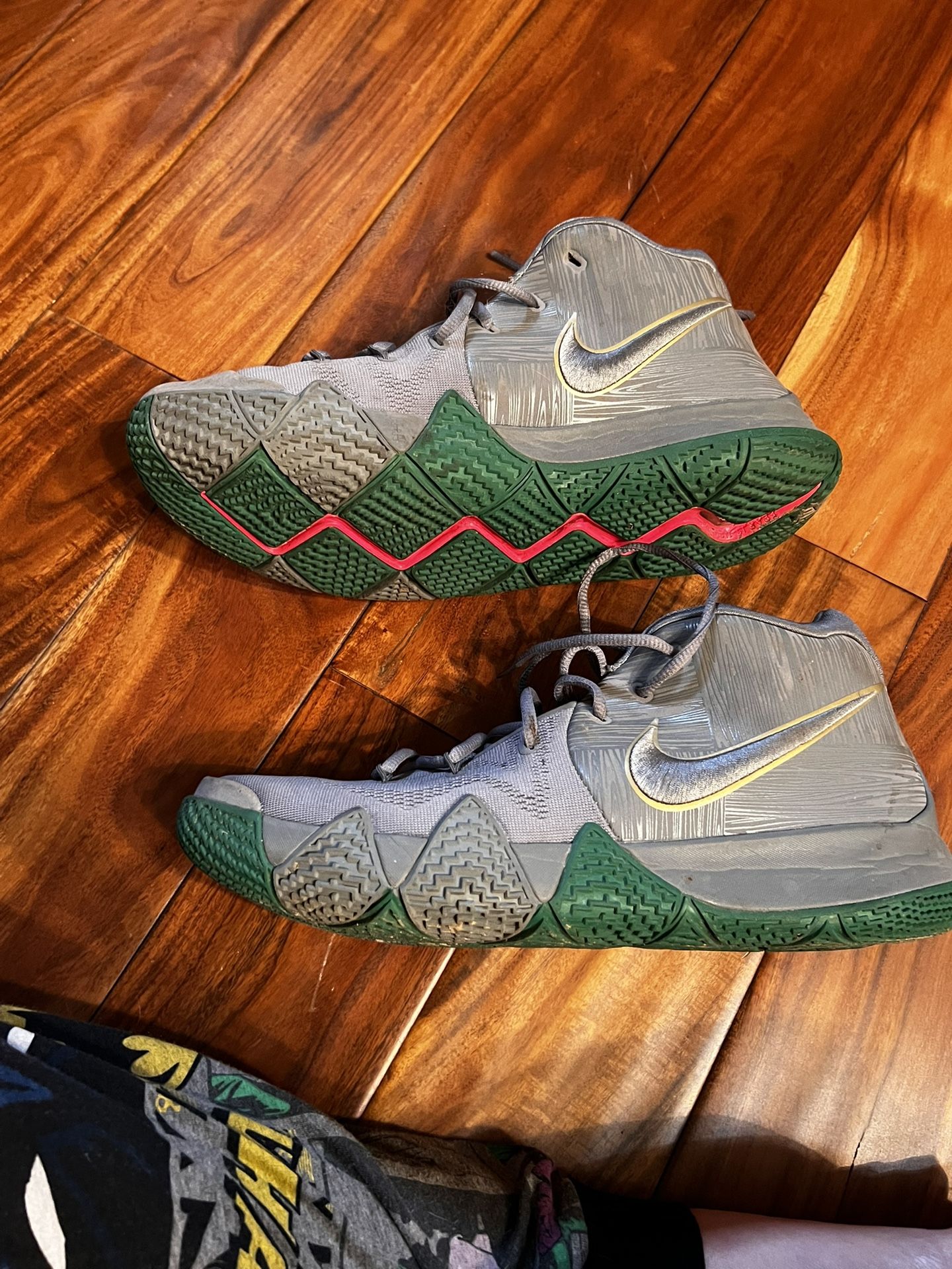 Nike Kyrie 4 City Guardians Grey Green Gold Celtics Mens size 13 Nike Kyrie 4 City Guardians Grey Green Gold Celtics Mens size 13 main image 2
