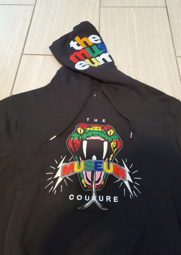 The Museum Dc Brand Men's Pullover Hoodie Sweatshirt
Men's Size Large