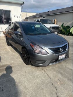 2017 Nissan versa sv