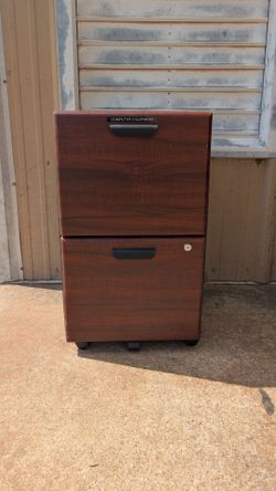 Mobile Pedestal File Cabinet