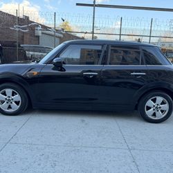 2019 MINI COOPER 4-DOOR Hatchback 