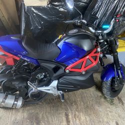 150cc Motorcycle / Scooter 