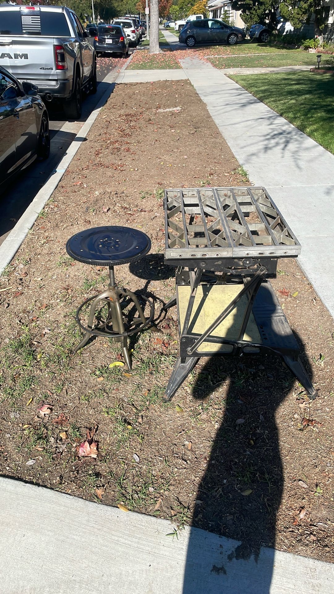 Free Welding Table And Chair 