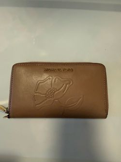 Michael kors wallet