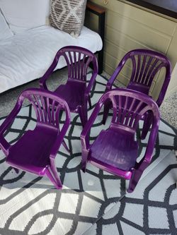 Set of 4 Purple Plastic Outdoor Kids Chairs