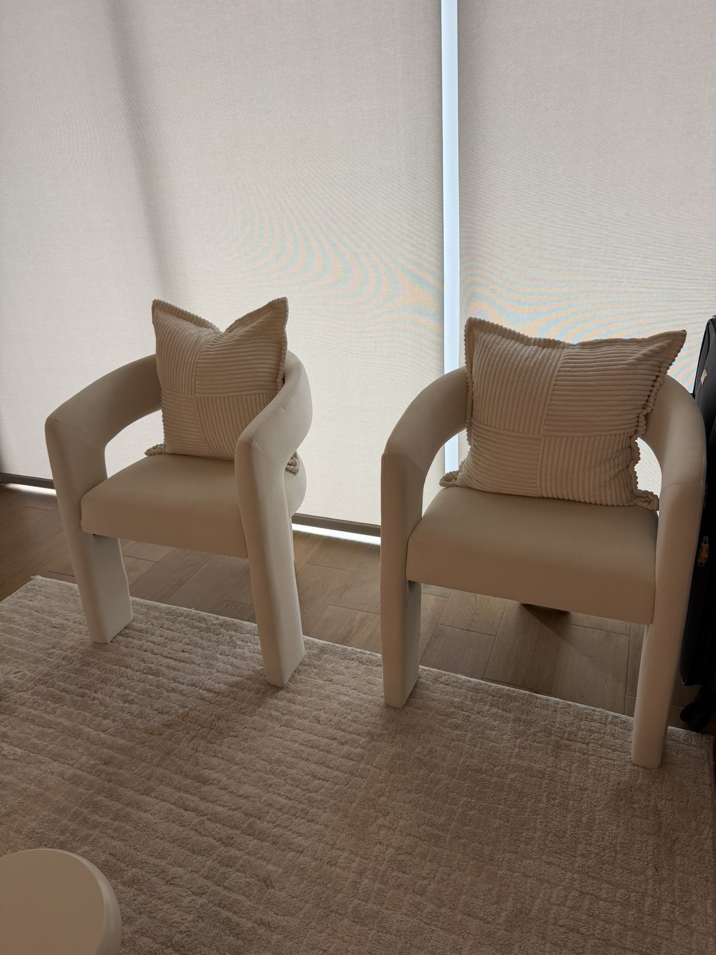 Accent chairs