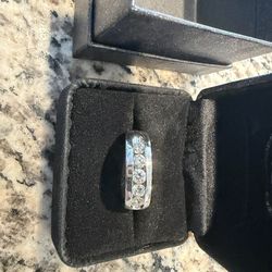 Men’s 14kt Gold Ring With Diamonds