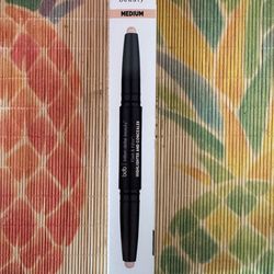 Billion dollar beauty highlighter and concealer