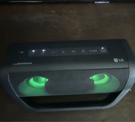 LG XBOOM P5 Speaker