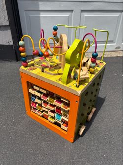 B. Toys Zany Zoo Wooden Activity Cube