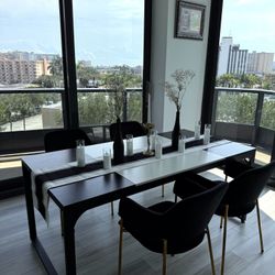 Dining Table And 4 Chairs 