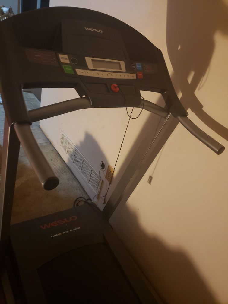 Weslo 5.9 treadmill like new