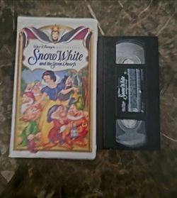Walt Disney's Masterpiece Snow White and the Seven Dwarfs VHS Movie Tape