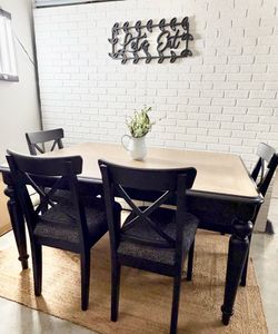 Table 6 chairs