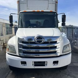 Commercial Truck 2015 Hino 268