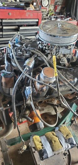 1984 302 Ford Engine Complete With Brackets