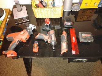 Milwaukee tool set