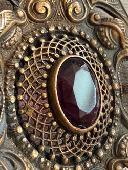 Late Antique 1800 early 1900. Victorian Brooch Pendant large birthstone in the center