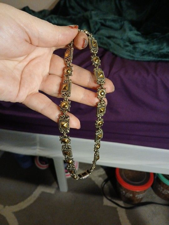 beautiful silver necklace