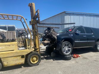 2012 6.2 2wrd cadillac