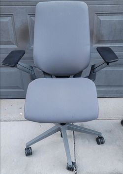 Steelcase Gesture Office Desk Gaming Chairs