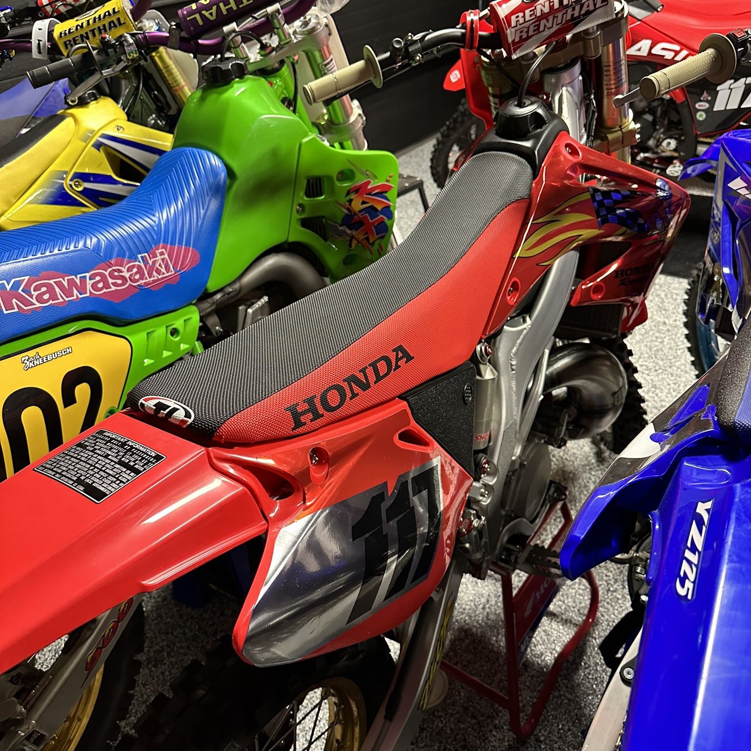 I WANT TO BUY DIRT BIKES!