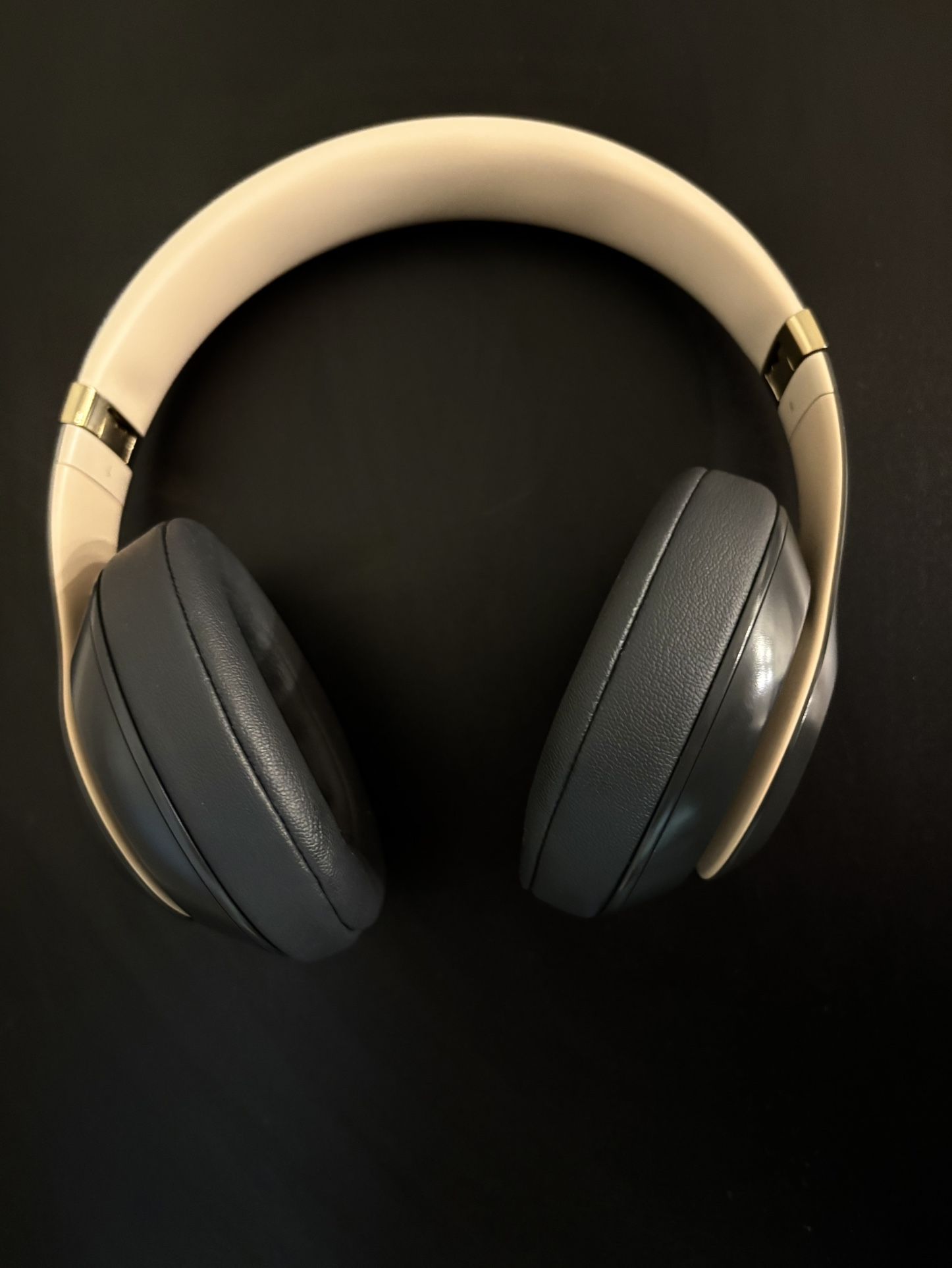Beats by Dr. Dre Studio3 wireless