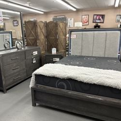 Queen LED bedroom Set $1200