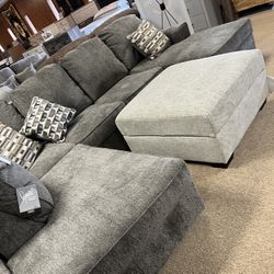 Entertainment Double chaise Sectional!