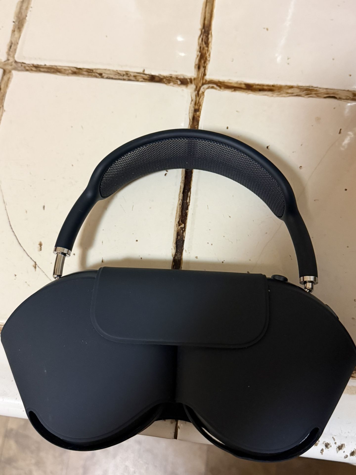 Apple AirPods Pro Max 2nd Gen USB C Port Headphones Black/Midnight With Box