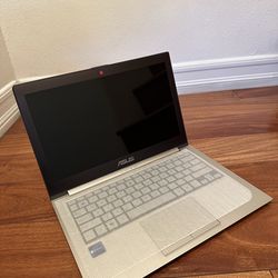 ASUS i7 2677 256GB SSD 4GB RAM Win 11 Pro Thin Laptop