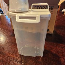 Plasticware, kitchen storage containers