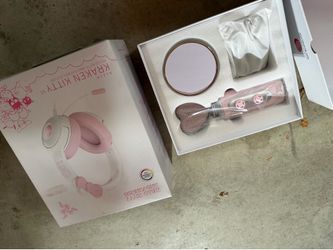 Razer Pink hello kitty headphones with freebie microphone