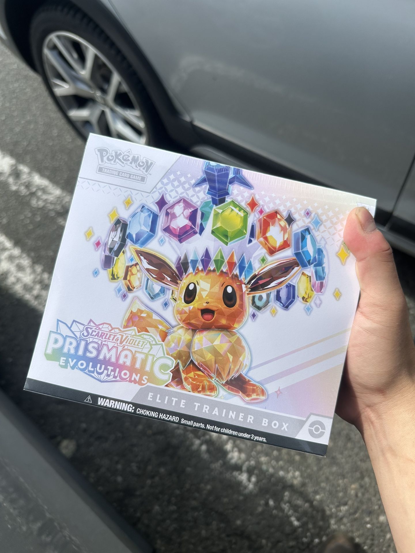 Pokemon Prismatic Evolutions ETB