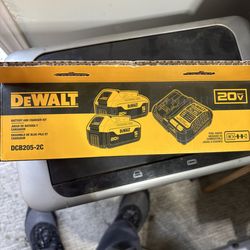 Dewalt 20v 5.0ah Battery (2-pack) And Charger Kit (new)