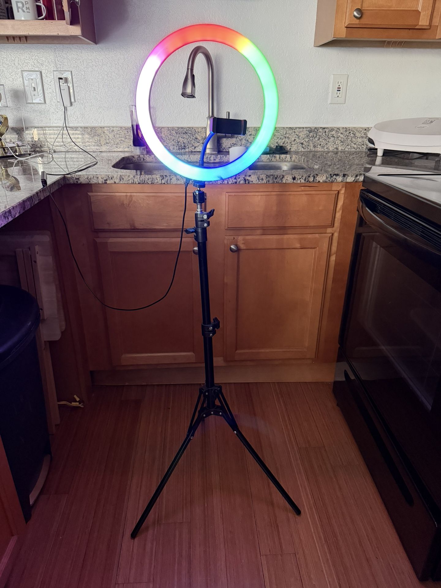 Ring Lite With Color Modes And Tri Pod