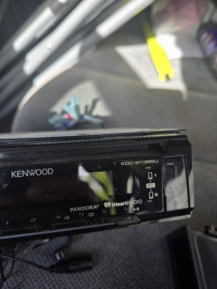 Kenwood KDC-BT382U
CD