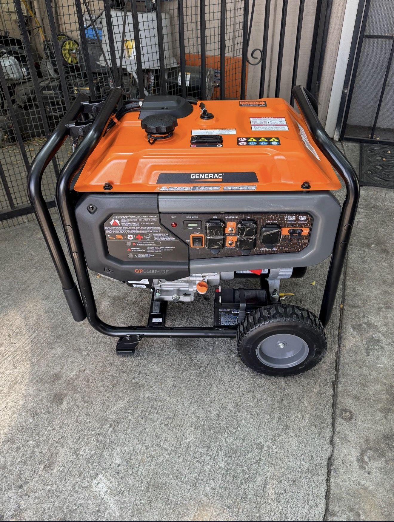 Generac 8125/6500-Watt Dual Fuel Portable Generator, Easy-To-Use Electric Start and Cord Included