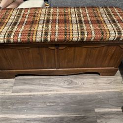 VINTAGE HOPE LANE CHEST TRUNK