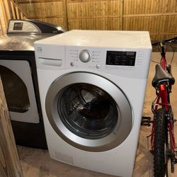Washer And Dryer Combo- Like New!!!