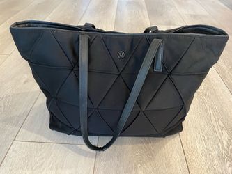 Lululemon “For The Fun Of It” Tote Bag Quilted Large 13L, Water Bottle & Laptop Pockets