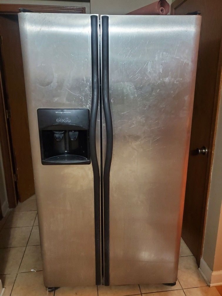 Icing Water Fridge Frigidaire